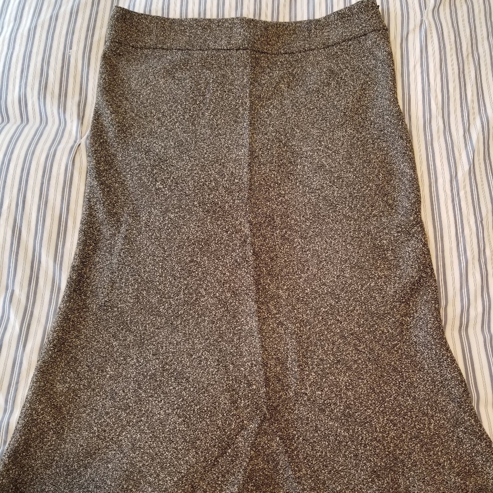Forever 21 midi boucle skirt